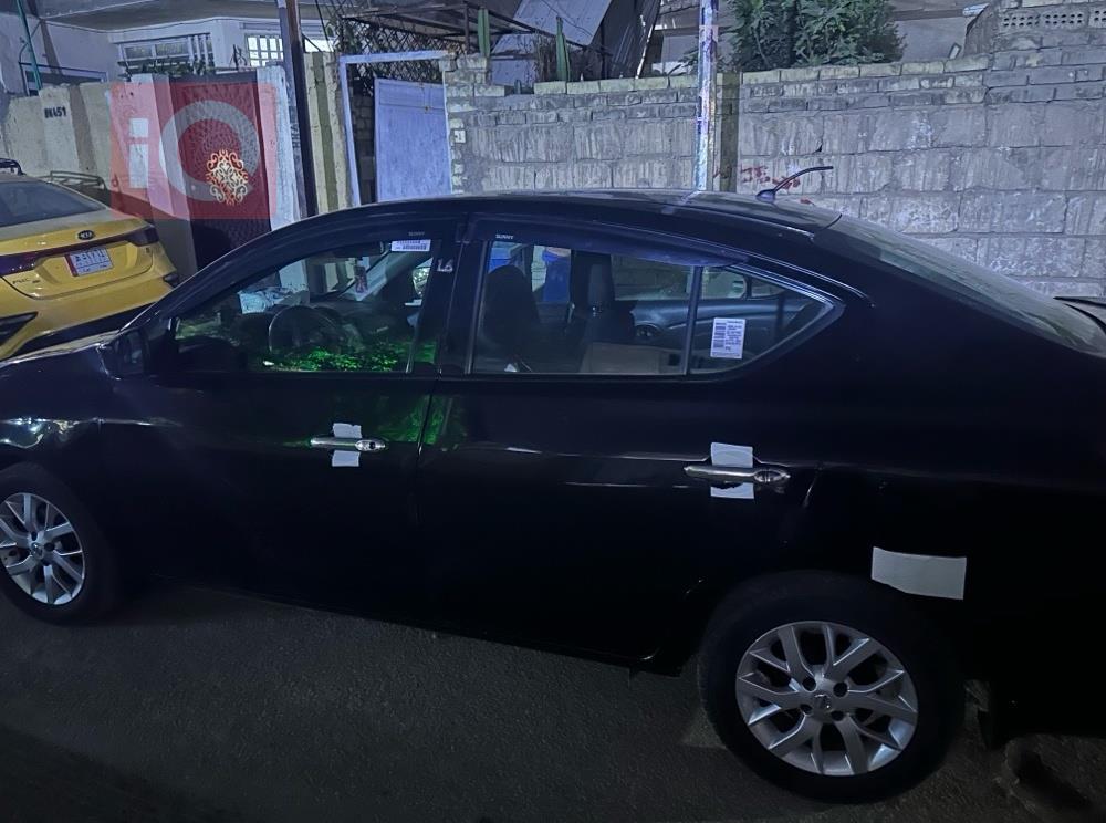 نيسان فيرسا